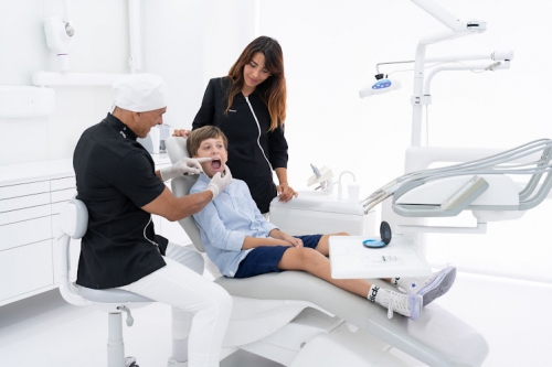 Foto Studio Dentistico Dr. Ezio Magno - Dentista a Catania Pronto soccorso H24 Foto Studio Dentistico Dr. Ezio Magno - Dentista a Catania Pronto soccorso H24