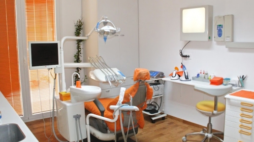 Foto Studio Dentistico Dott.ssa Korena Lenka Foto Studio Dentistico Dott.ssa Korena Lenka