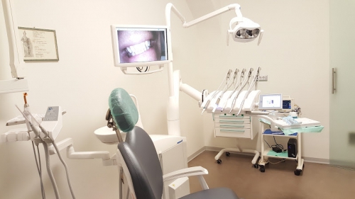 Foto Dott. Marco Squicciarini - Studio Dentistico