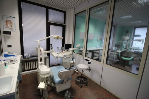 Foto Dott. Rocco Albano - STUDIO DENTISTICO