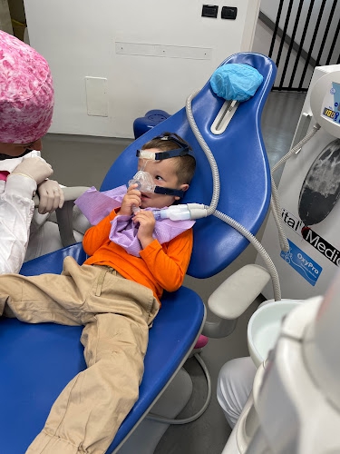 Foto Studio Dentistico Dott.Ssa Angela Petrigliano Ortodonzia, Implantologia, Protesi