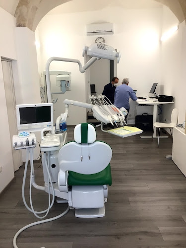 Foto Studio Dentistico Esposito (Chiaramonte Gulfi)