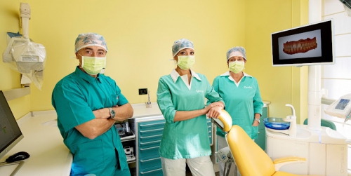 Foto Tedesco Dott. Andrea - Studio Dentistico - Medico-Chirurgo - Specialista in Odontostomatologia e Protesi Dentaria