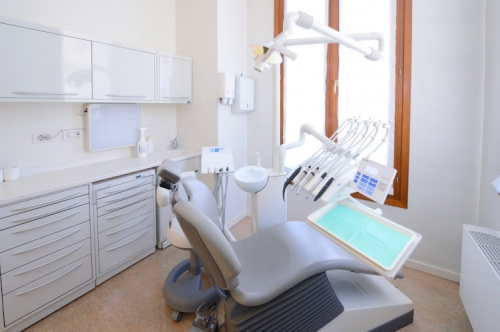 Foto Bevilacqua Dott. Franco - Studio Dentistico Conegliano - Specialista in Protesi Dentale e Implantare