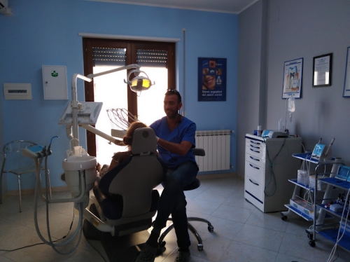 Foto Studio dentistico associato Dott. Ssa. Allessia piombo Dott. Alessio Palermo.