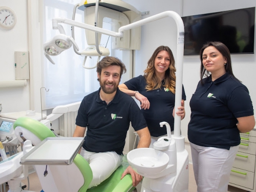 Foto L.M. DENTAL SRL - STUDIO DENTISTICO DEL DR COZZOLINO