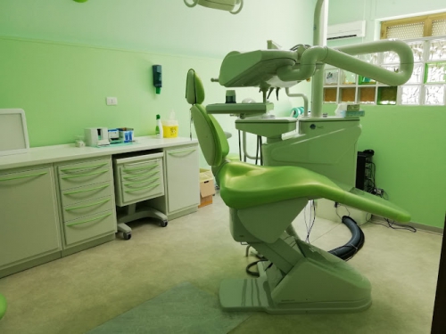 Foto Com Studio Odontoiatrico Multispecialistico