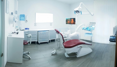 Foto Studio Dentistico Dr. Emanuele Quattrocchi Foto Studio Dentistico Dr. Emanuele Quattrocchi