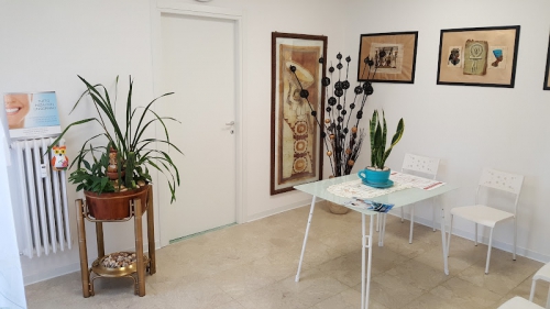 Foto Studio Odontoiatrico E Igiene Orale. Su Appuntamento