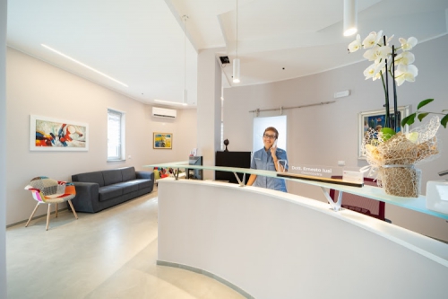 Foto Studio Dentistico Dr. Iusi Ernesto