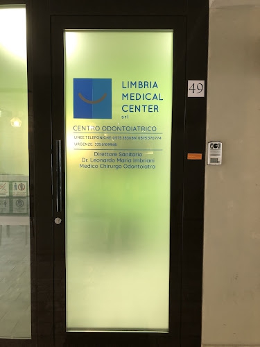 Foto Limbria Medical Center - Centro Odontoiatrico - Direttore Sanitario: Dr. Leonardo Maria Imbriani