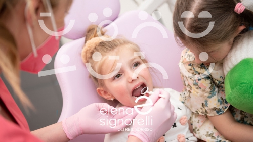 Foto Studio Odontoiatrico e Ortodontico Dr.ssa Elena Signorelli Foto Studio Odontoiatrico e Ortodontico Dr.ssa Elena Signorelli