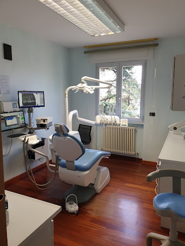 Foto Studio Dentistico dr. Fallucchi Antonio Foto Studio Dentistico dr. Fallucchi Antonio