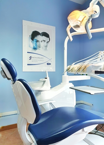 Foto De Cicco - Centro Odontoiatrico Multispecialistico