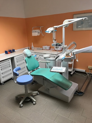 Foto Ambulatorio Dentistico F & B di Bizzo Lucio e C. Sas - Laboratorio Odontotecnico Bizzo Lucio