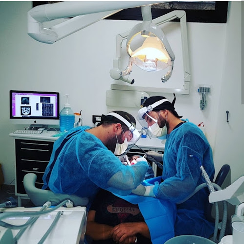 Foto Studio Dentistico Pinzarrone | Implantologia Gnatologia Filler Labbra Faccette Sbiancamento Denti Apparecchi Invisibili Foto Studio Dentistico Pinzarrone | Implantologia Gnatologia Filler Labbra Faccette Sbiancamento Denti Apparecchi Invisibili