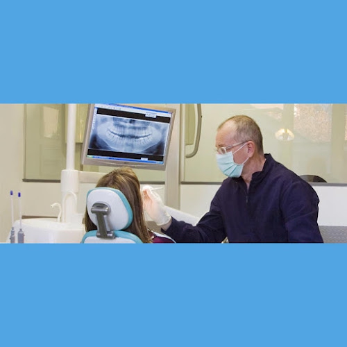 Foto Studio Dentistico Dr. Andre Del Mastro - Odontoiatria e Implantologia