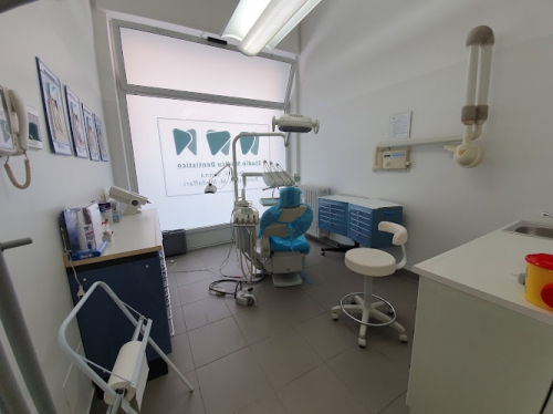 Foto Studio Dentistico Dott.Fabrizio Sanna Dott.ssa Anna M. Modaffari