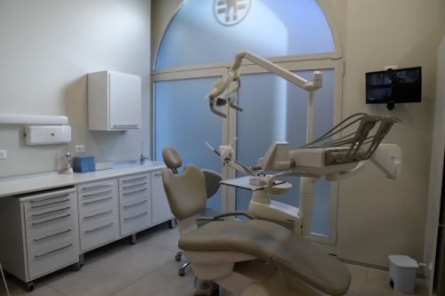 Foto Studio Dentistico Alicchio - Castano Primo