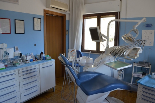 Foto Studio Dentistico Dott. Matozzo - Medico Chirurgo Dentista - Odontoiatria Conservativa - Ortodonzia e Trattamenti Filler