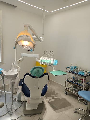 Foto Co3 Medical Studio dentistico dei dottori Cusimano - Specialisti in Implantologia Ortodonzia Odontoiatria Pediatrica Gnatologia Invisalign Palermo