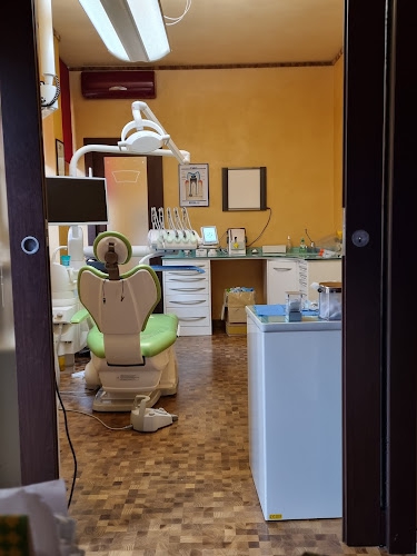 Foto Capuano dott. Maurizio - Studio di Odontoiatria e protesi dentaria