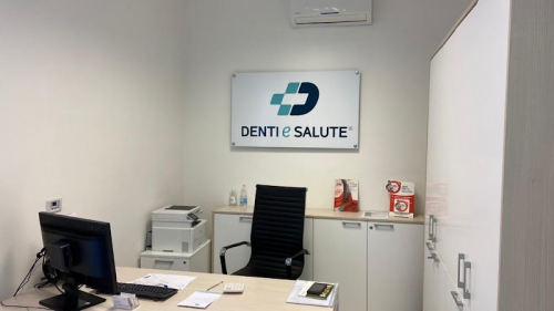 Foto Denti e Salute Napoli