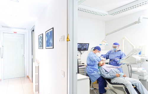 Foto Poliambulatorio Eos srl - Dirett. Sanit. Dr. Maurizio Vaini - Odontoiatria e Medicina Estetica