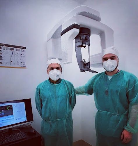 Foto Studio Odontoiatrico Medaglia - Dentista Caserta - Impianti dentali Caserta Foto Studio Odontoiatrico Medaglia - Dentista Caserta - Impianti dentali Caserta