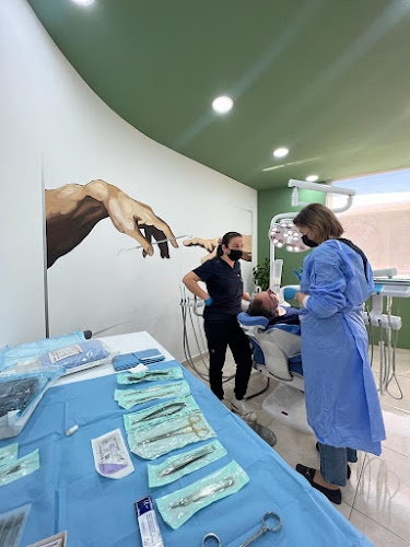Foto Consulenza Impianti Dentali Messina - Dental Care Albania