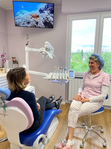 Foto Studio Dentistico Dott.ssa Francesca Romana Nardelli Foto Studio Dentistico Dott.ssa Francesca Romana Nardelli