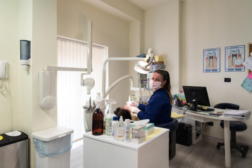 Foto Studio Dentistico Bartoli Dr. Francesco- Centro Medico Mercurio Foto Studio Dentistico Bartoli Dr. Francesco- Centro Medico Mercurio