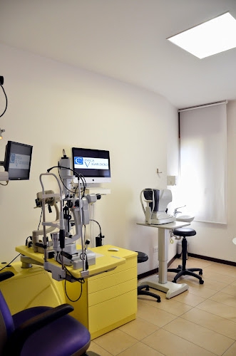 Foto Clinica Vigardolo (Odontoiatria-Oculistica) Oliver Dott. Alejandro e Laura Dott.ssa Rodriguez