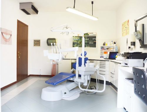 Foto Antonioli Guido odontoiatra specializzato in implantologia e protesi