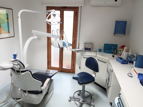 Foto Dr.ssa Vivian Pugi Odontoiatra