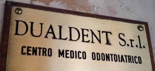 Foto Dualdent S.R.L. Centro Medico Odontoiatrico