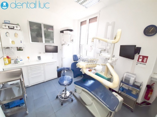 Foto Dental-Luc Ambulatorio Dentistico - Dentista Milano Foto Dental-Luc Ambulatorio Dentistico - Dentista Milano