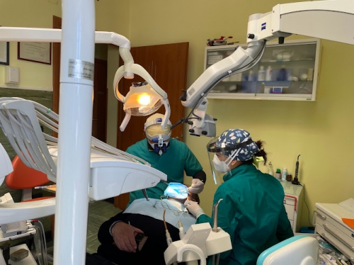Foto Manduca Domenico Studio Dentistico.Master in Parodontologia/Master in Odontoiatria conservativa Avanzata