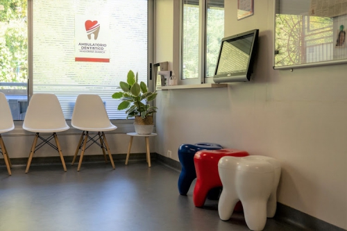 Foto Ambulatorio Dentistico Madonna Bianca - dr.ssa A.Carneri dr.P.Chemolli dr.ssa F.Corradini
