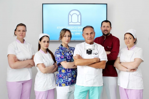 Foto Studio Dentistico Erra - Gnatologia, Odontoiatria, Ortodonzia e Implantologia Foto Studio Dentistico Erra - Gnatologia, Odontoiatria, Ortodonzia e Implantologia