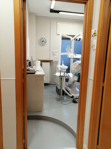 Foto Studio Odontoiatrico Associato Dei Dottori Della Pietra Giuseppa E Antonio