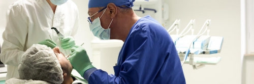 Foto Dental Più Sarzana - Illumina il tuo sorriso in 24 ore Foto Dental Più Sarzana - Illumina il tuo sorriso in 24 ore