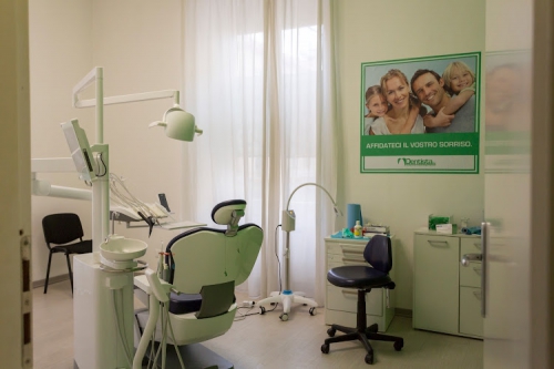 Foto Dentista.tv La Spezia Foto Dentista.tv La Spezia