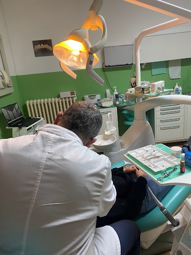 Foto Rollo Giuseppe Studio Dentistico Sas Foto Rollo Giuseppe Studio Dentistico Sas